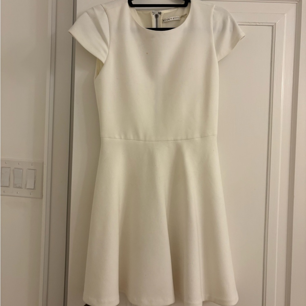 Alice + Olivia Cream/White Short-Sleeve Fit & Flare Mini Dress